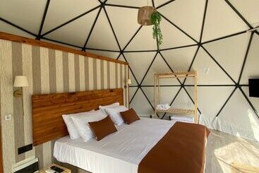 アパートホテル Evaland Glamping Resort