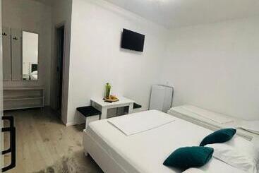 פנסיון Casa Coman