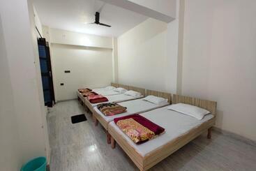 Pensionat Abhishek Guest House