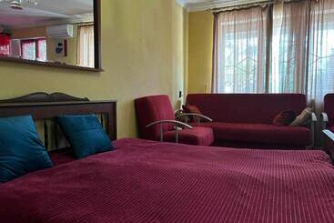 بنسيون Guest House Eco Apartment