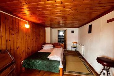 پانسیون Maya & Elena