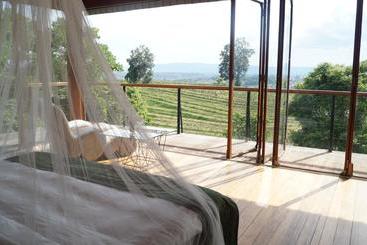 هتل Aythaya Monte Divino Lodge