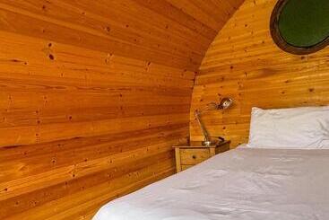 فندق Rodway Hill Golf & Eco Pod