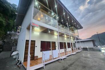 Hotell Yamunotri Heli Resort