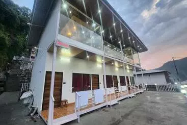 ホテル Yamunotri Heli Resort