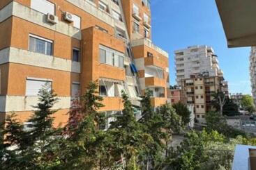 تختخواب و صبحانه Mar