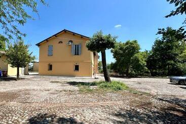 تختخواب و صبحانه Al Civico 73