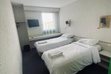 فندق Hôtel La Petite Auberge