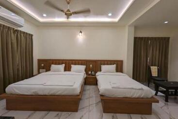 Hotel Mythri Residency
