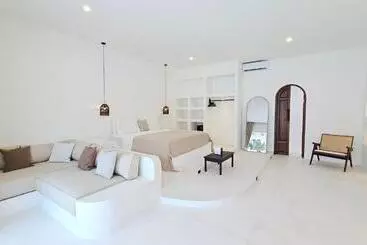 La Bianca Studio Apartment