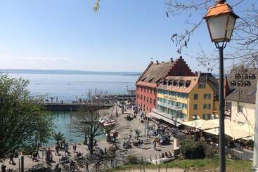 Pensão Zwovier Meersburg