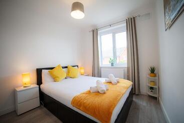 مبيت وإفطار Excel 3 Bed Fresh Linen Fast Wifi Please Contact Us Today At One Stop Property Management