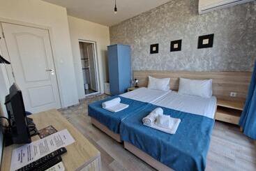 پانسیون къща за гости азалия