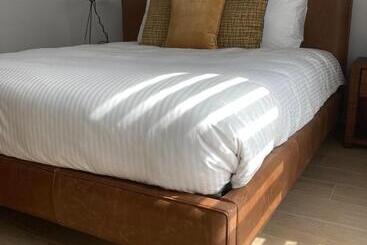 مبيت وإفطار Destoker