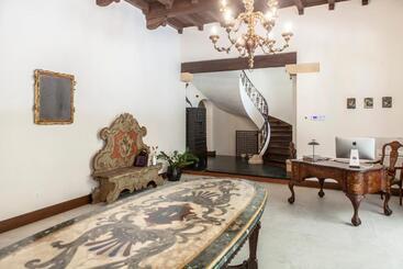 تختخواب و صبحانه Villa Tuzzo