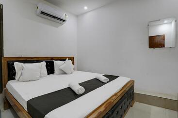 Hotel Atharva Palace