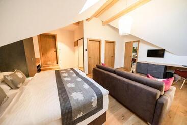 Hotelli Weindomizil Hagn