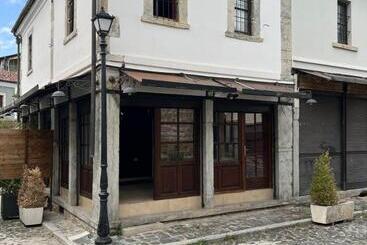 Pensão Livealbania Korçë Guesthouse