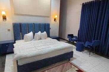 هتل Roomi Rezidor Multan