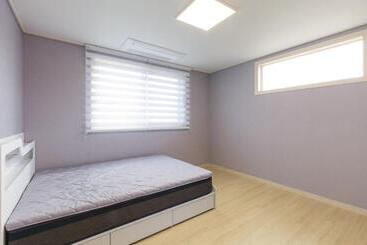 Jaeju Eaviang Village Dockchae Pension