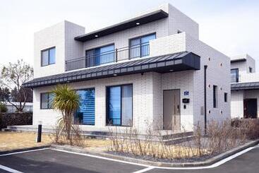 Jaeju Eaviang Village Dockchae Pension
