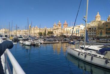 پانسیون 3 Cities Heart 1