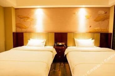 Starway Hotel Luoyang Sports Center