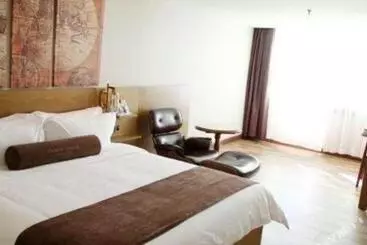 Hotel James Joyce Coffetel Baoding Railway Station
