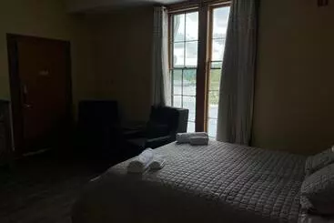 ユースホステル Gelston House Inn