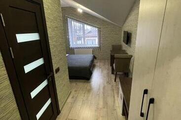 Hôtel ні пуху, ні пера!