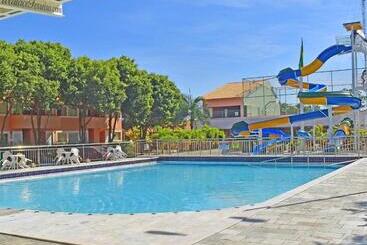 בית מלון כפרי Diroma Fiori C/cozinha E Parque Aquático   Wafeh