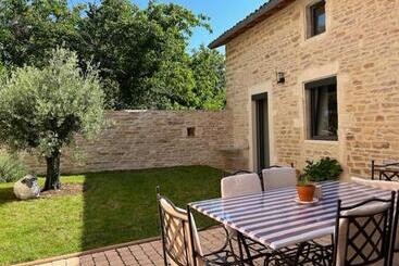 Pensão Les Chambres Claires Givry