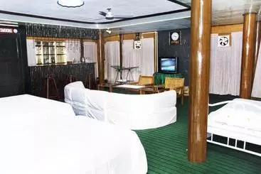 Hotel Than Lwin