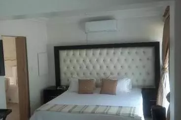 ベッドアンドブレックファースト Bruno Comfort Suites