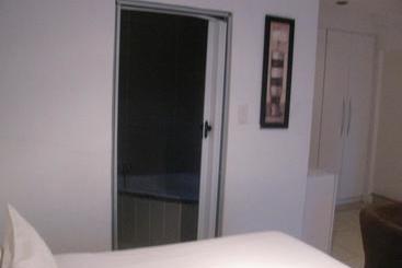 ベッドアンドブレックファースト Bruno Comfort Suites