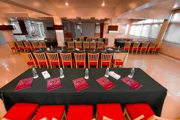 استراحتگاه Mousa Coast Hotel & Spa