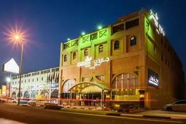 Hotelli Garden Plaza