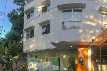 Reddoorz Hostel @ Manado Green Hostel