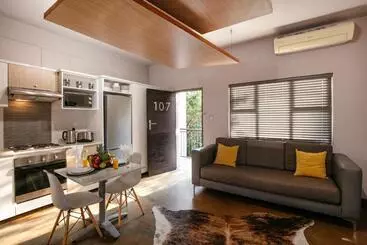 ツーリストアパートメント Akanani Apartments