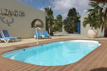 تختخواب و صبحانه The Lizard Boutique