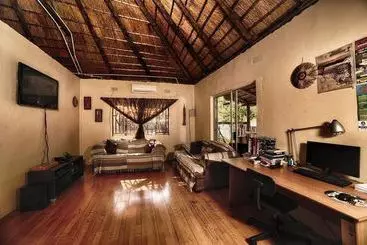 هاستل Motsebe Backpackers