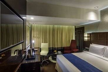 هتل The Raintree Dhaka A Luxury Collection