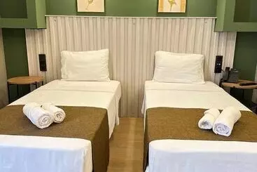 Red Castle Hotel & Pub