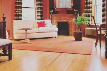 Castle La Crosse Bed And Breakfast