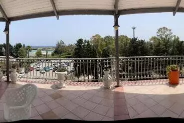 ホテル Arenella Beach Rooms