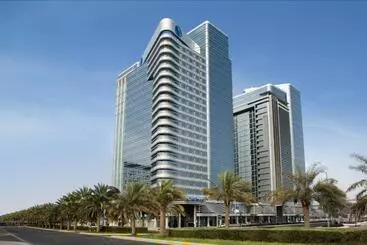 هتل Pearl Rotana Capital Centre
