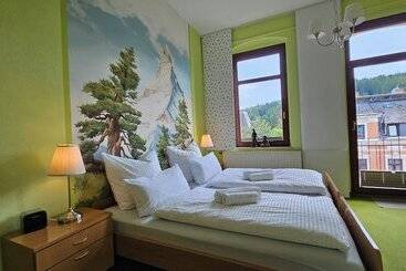 ベッドアンドブレックファースト Pension Weiße Rose, Parkplatz, Frühstück, Wlan, Zentral