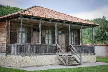 هتل Sazano Wine Cellar &