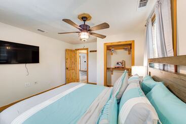 Landhus Quitman Lakefront Cabin W/ Screened Porch & Grill!