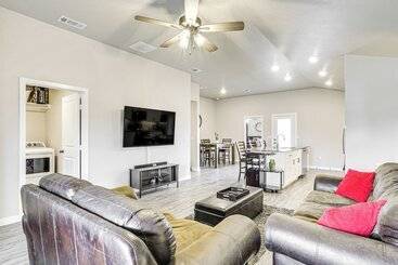 بيت ريفى Urbana Cabana:  Modern Home 8 Mi To Texas Tech!